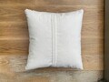 Husa de perna, Pinales Organic Woven Punch Pillow Cover, 43x43 cm, Bumbac, Verde