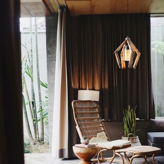 28x28 cm, Negru;Lemn