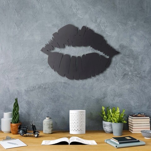 Decoratiune de perete, Lip, Metal, Dimensiune: 35 x 49 cm, Negru