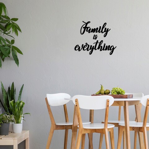 Decoratiune de perete, Family Is Everything, „Familie” Dimensiune: 46 x 25 cm, Negru
