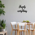 Decoratiune de perete, Family Is Everything, „Familie” Dimensiune: 46 x 25 cm, Negru