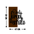 Decoratiune de perete, Dont Forget To Smile, 50% lemn/50% metal, Dimensiune: 47 x 58 cm, Nuc / Negru