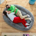 Perna de podea pentru relaxare Human Dog Bed XXL, InnovaGoods, 190 x 140 x 25 cm, poliester, gri