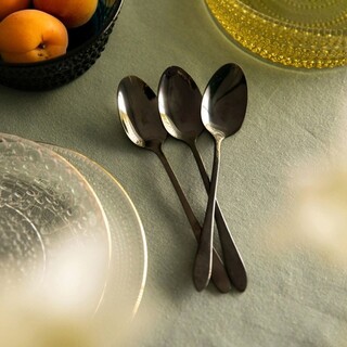 Negru, Set lingurite ceai