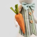 Decoratiune iepure cu morcov Carrot, Homla, 55 cm, poliester, multicolor