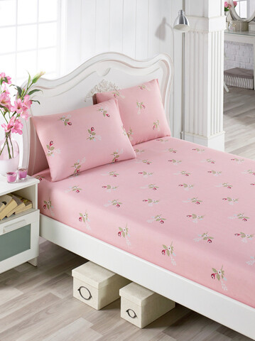 Set de pat dublu (cearceaf cu elastic si perne) 3 piese, L'essentiel Maison, Alanur, 65% bumbac/35% poliester, Pink / Green / Red / White