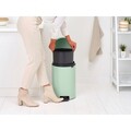 Cos de gunoi cu pedala, Brabantia, NewIcon Jade Green, 20 L, 38x29x46.7 cm, otel, verde jad