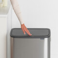 Cos de gunoi cu soft touch, Brabantia, Bo Touch Matt Fingerprint Proof, 60 L, 31.2x54.5x65.6 cm, otel, argintiu
