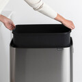 Cos de gunoi cu soft touch, Brabantia, Bo Touch Matt Fingerprint Proof, 60 L, 31.2x54.5x81.5 cm, otel, argintiu