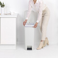 Cos de gunoi cu pedala, Brabantia, StepUp, 40 L, 35.2x28x66.6 cm, polipropilena, gri deschis