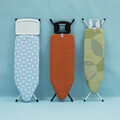 Masa de calcat, Brabantia C, Fresh Breeze, 124x45 cm, 7 pozitii de reglare, cu suport statie de calcat, otel/bumbac