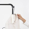 Uscator de rufe cu suport umerase, Brabantia, Hangon Matt, 25 m capacitate de uscare, otel, negru mat