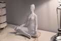 Figurina /sculptura decorativa Yoga Woman, Mauro Ferretti, 20.5x15.5x23 cm, polirasina, alb