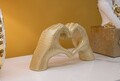 Figurina /sculptura decorativa Hands Lover, Mauro Ferretti, 25x7.5x13.5 cm, polirasina, auriu