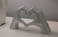Figurina /sculptura decorativa Hands Lover, Mauro Ferretti, 25x7.5x13.5 cm, polirasina, argintiu
