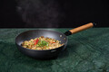 Tigaie Wok cu capac, Samurai Gourmet by Rikito Watanabe si Cooking by Heinner, 24x7.5 cm, aluminiu, negru/natur