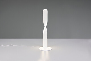 Alb mat, Lampa de masa