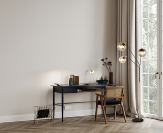 Negru;Auriu, Lampadar