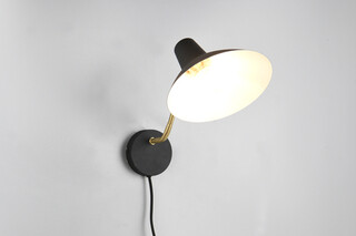 Negru;Auriu, Lampa de perete