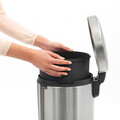 Cos de gunoi cu pedala, Brabantia, NewIcon Fingerprint Proof, 12 L, 33.8x25.1x41.1 cm, otel, argintiu