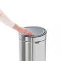 Cos de gunoi cu soft touch, Brabantia, Touch New Matt Fingerprint Proof, 30 L, 32x29.5x72 cm, otel, argintiu