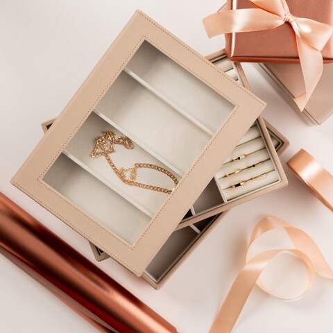 Cutie de bijuterii cu 3 etaje Ammra, Homla, 25.3x18.2x11.4 cm, plastic, bej