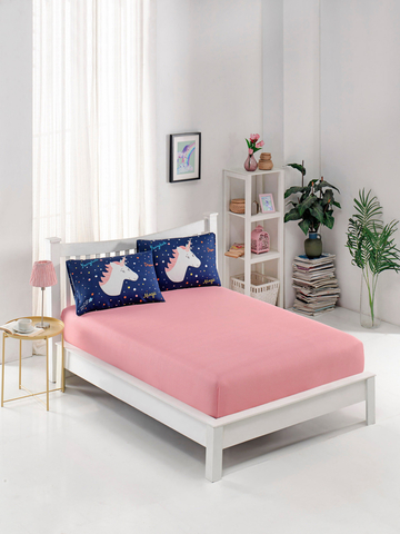 Set de pat dublu (cearceaf cu elastic si perne) 3 piese, L'essentiel Maison, Magic Unicorn, 65% bumbac/35% poliester, Dark Blue / Pink / White