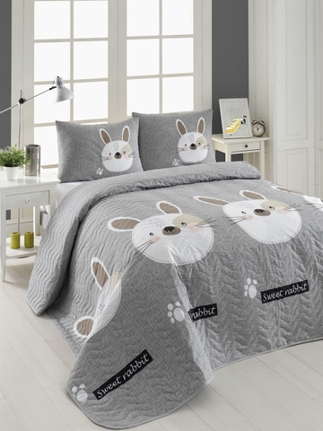 Set cuvertura matlasata dubla King (FR), 3 piese, L'essentiel Maison, Tavşancık, 65% bumbac/35% poliester, Gri / Maro / Alb / Roz