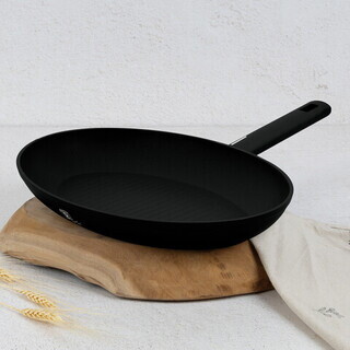Negru, Tigaie peste 35 cm