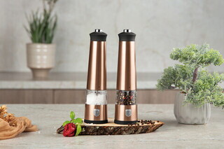 Roz;Negru, Set rasnite