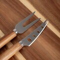 Set servire branzeturi, tocator si cutite Mooka, Homla, 40.5x30.5x2 cm, lemn/inox, maro
