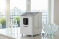 Masina pentru cuburi de gheata Frosty Breeze, Heinner, 120W, 0.8L, alb