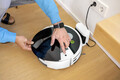 Aspirator robot cu spalare cu rola RVF 7, Karcher, alb/negru