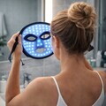 Masca faciala cu iluminare LED, Beper, 3W, 26.5x19.5x0.2 cm, ABS/silicon, negru
