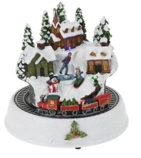 19.5x19.3x19 cm, Winter scene w snowman and kids